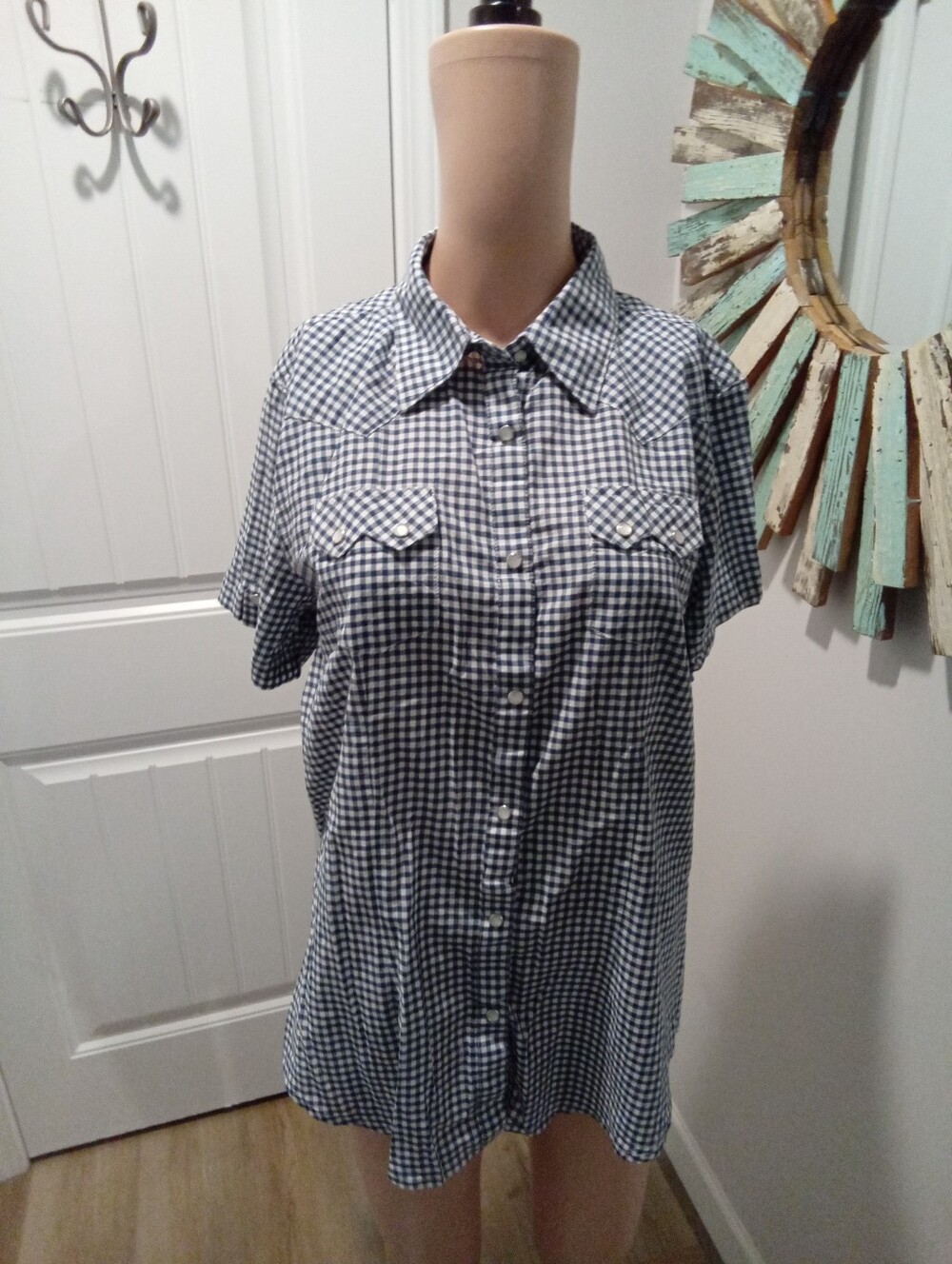 Wrangler Size L Navy and White Gingham Short-Sleeve Shirt w/Pearl Snap Buttons